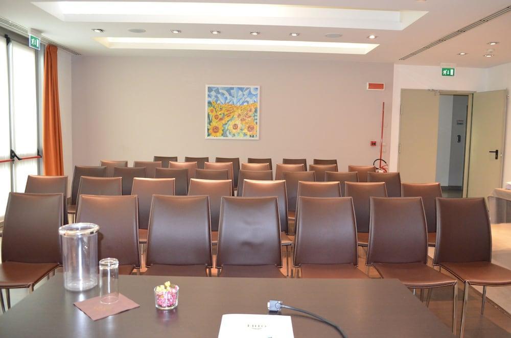 Hotel Mito Ossona Εξωτερικό φωτογραφία